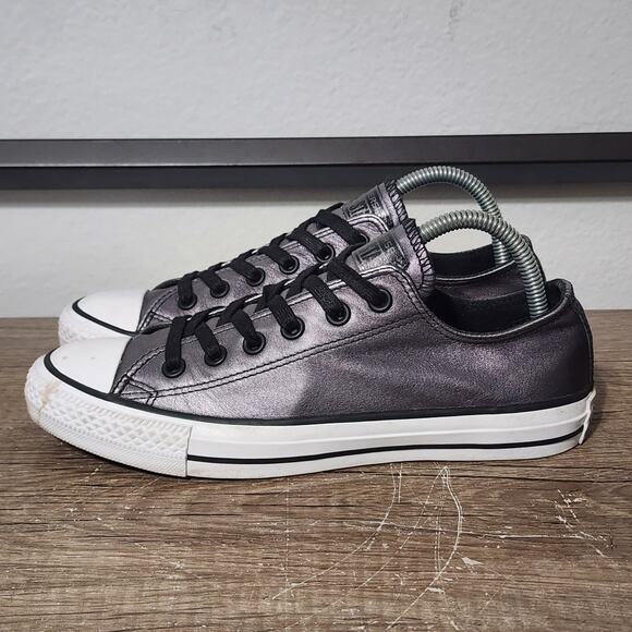 Converse Chuck Taylor All-Star Low Top Women's Shoes Size 8 Metallic Gray - Picture 1 of 10